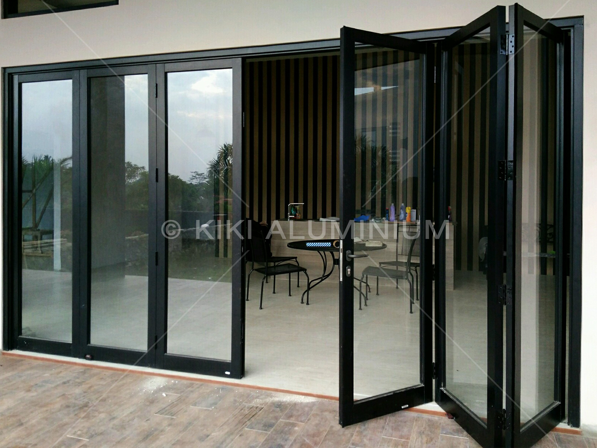Pintu Aluminium Hitam Pintu Aluminium Hitam